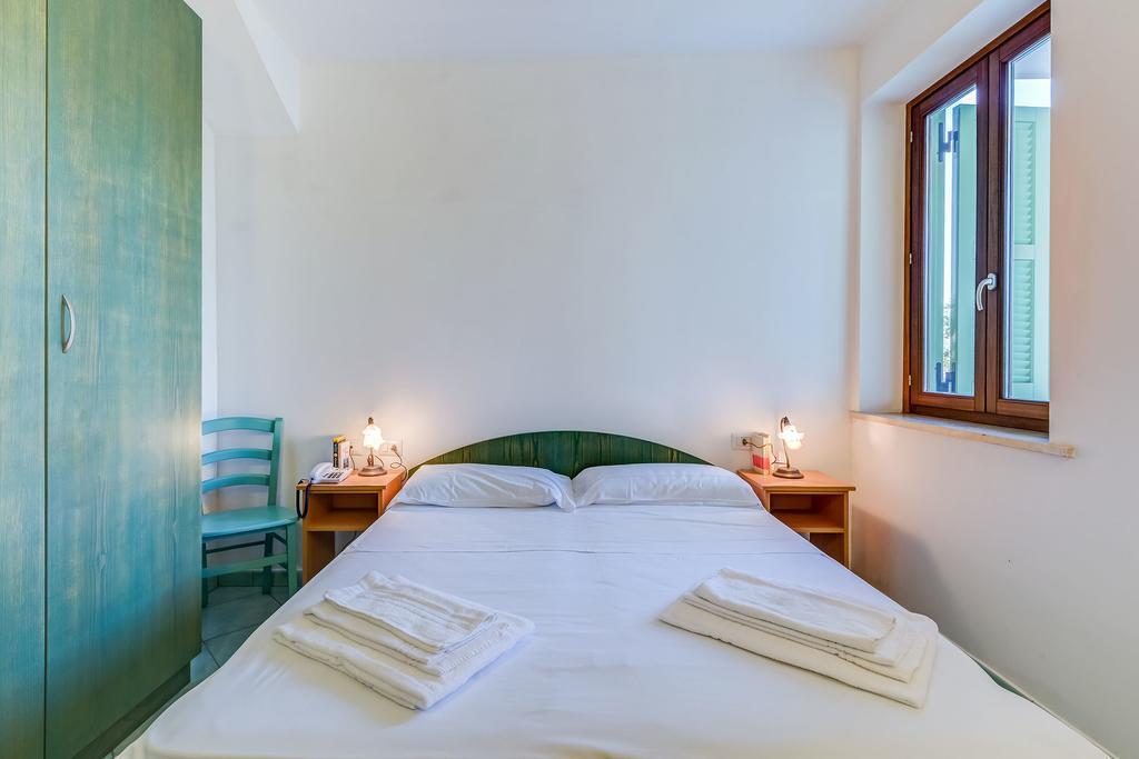 Terra Felice Aparthotel San Felice Circeo Buitenkant foto