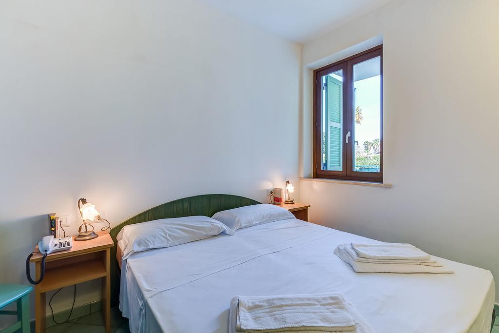 Terra Felice Aparthotel San Felice Circeo Buitenkant foto